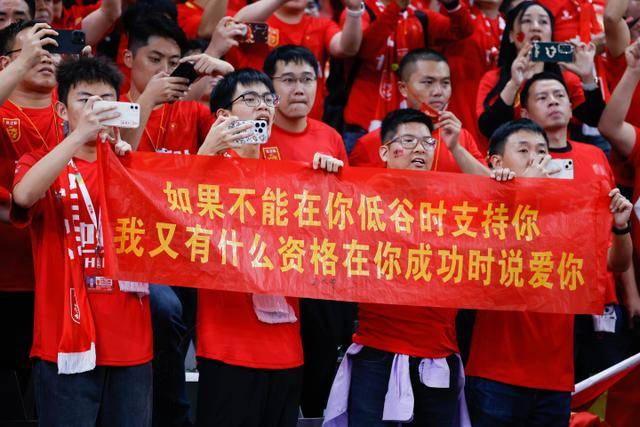 解立彬称赞利夫：他愿意和球队产生化学反应